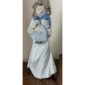 Nao by LLADRO Spain “We're Sleepy” Girl and Doll Figurine